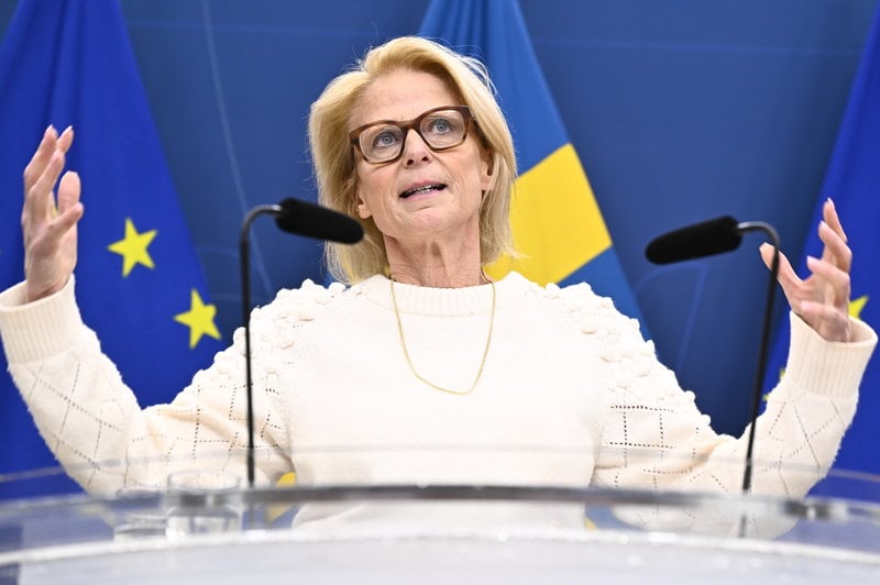 Finansminister Elisabeth Svantesson (M) presenterar en ny prognos för den ekonomiska utvecklingen 2026. Foto: Henrik Montgomery/TT